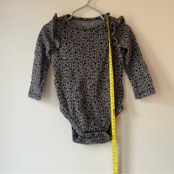 🌼 5/$25 Old Navy Baby Girls Bodysuit 18-24M Leopard Print Long Sleeve Ruffle - Picture 7 of 8